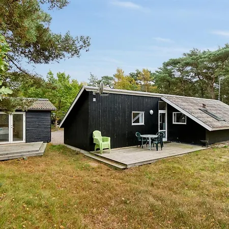 Menke - 150m From The Sea By Interhome 펜션